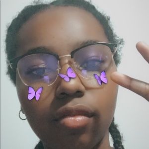 Meet your Posher, Adrianna